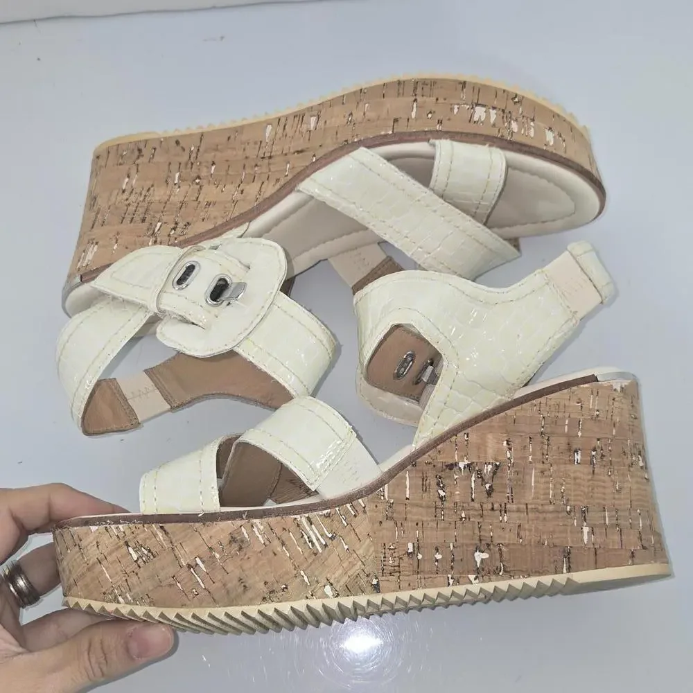 0244  Donald Pliner Judee White Platform Sandals Wedge Slingback‎ Size 8M
